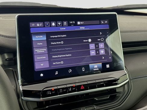 New 2025 Jeep Compass Latitude w/ Sun & Sound Group image 38