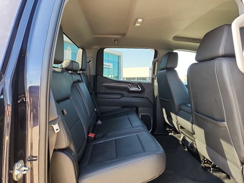 Used 2025 GMC Sierra 1500 SLT AWD/4WD image 13