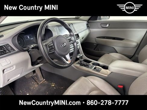 Used 2017 Kia Optima EX image 10