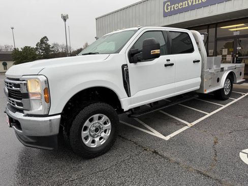 Used 2024 Ford F350 XLT image 1