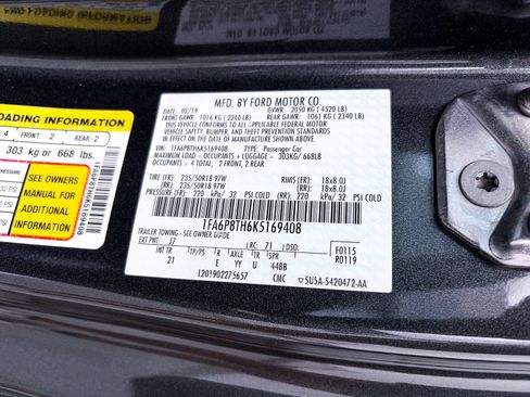 Used 2019 Ford Mustang Coupe w/ Equipment Group 101A RWD image 29
