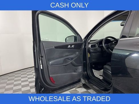 Used 2017 Kia Sorento LX image 14