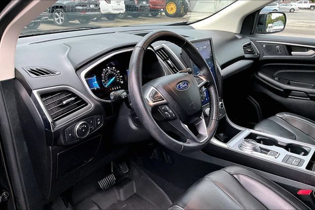 Used 2021 Ford Edge Titanium w/ Equipment Group 301A FWD image 12