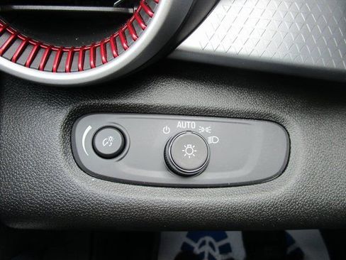 Used 2024 Chevrolet Trax RS w/ Driver Confidence Package image 12