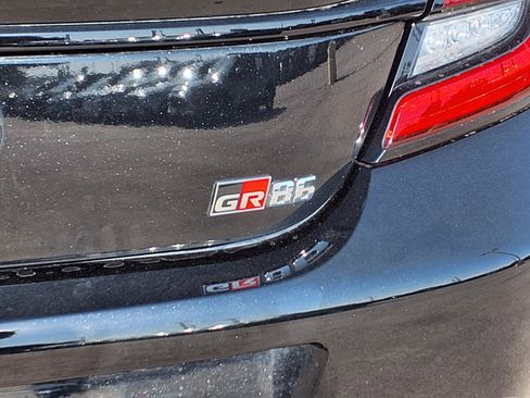 Used 2025 Toyota GR86 Premium w/ ALL Weather Mat Package (TMS) RWD image 29