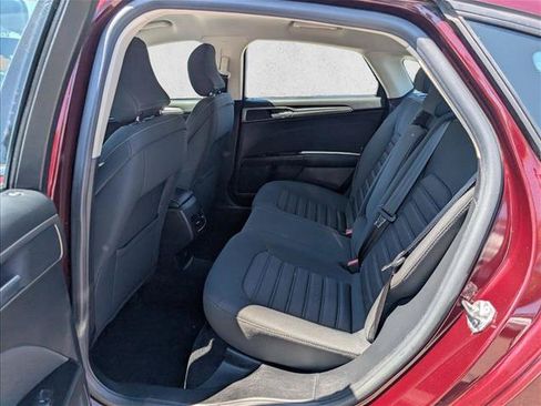 Used 2017 Ford Fusion SE w/ Fusion SE Technology Package FWD image 15