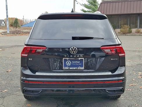 Certified 2022 Volkswagen Tiguan SE R-Line image 9