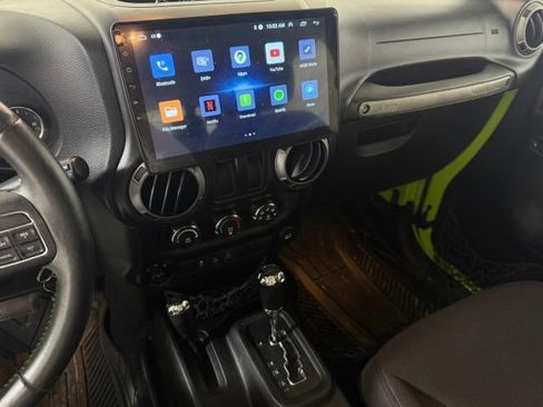 Used 2013 Jeep Wrangler Sport AWD/4WD image 26