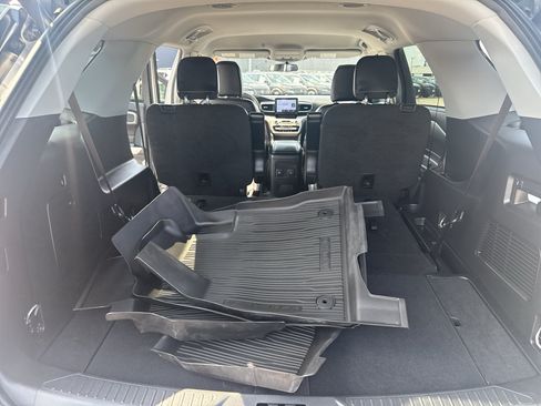 Used 2023 Ford Explorer XLT w/ Equipment Group 202A AWD/4WD image 37