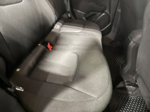 Used 2021 Jeep Renegade Sport image 12