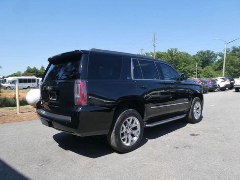 Used 2017 GMC Yukon SLT AWD/4WD image 5