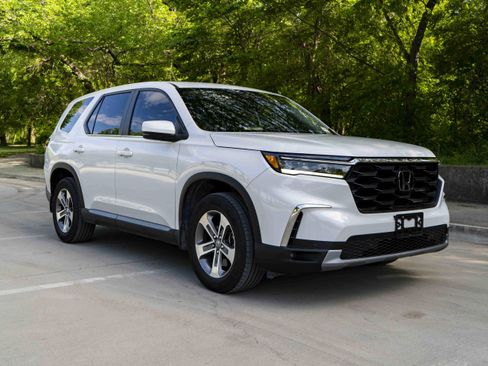 Used 2023 Honda Pilot EX-L image 2