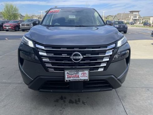 Used 2025 Nissan Rogue SV AWD/4WD image 11