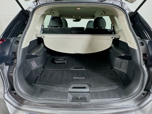 Used 2019 Nissan Rogue S FWD image 26