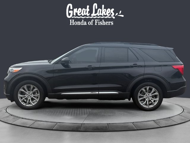 Used 2020 Ford Explorer XLT w/ Equipment Group 202A AWD/4WD image 2