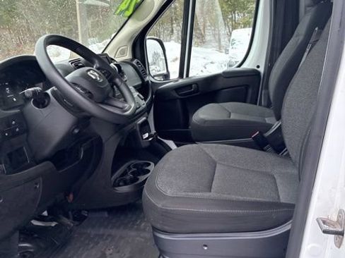 Used 2024 RAM ProMaster 2500 w/ Convenience Group image 26