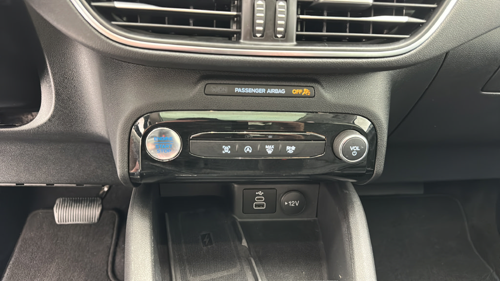 Used 2025 Ford Escape Platinum AWD/4WD image 20