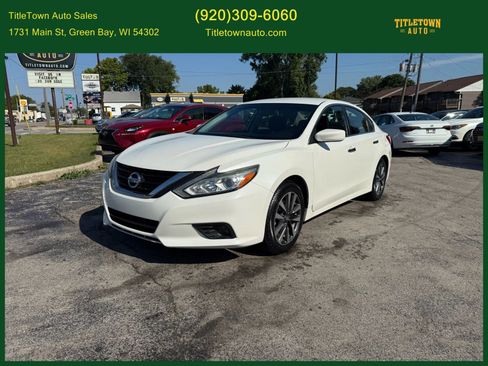 Used 2017 Nissan Altima 2.5 SV image 1