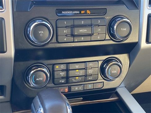 Certified 2019 Ford F150 Lariat w/ FX4 Off-Road Package image 27