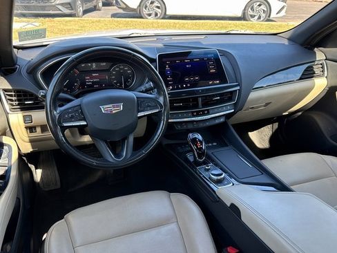 Used 2023 Cadillac CT5 Luxury image 2