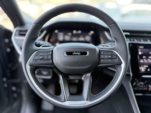 New 2025 Jeep Grand Cherokee L Laredo w/ Luxury Tech Group I image 6