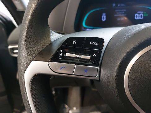 Certified 2025 Hyundai Elantra Hybrid FWD image 18