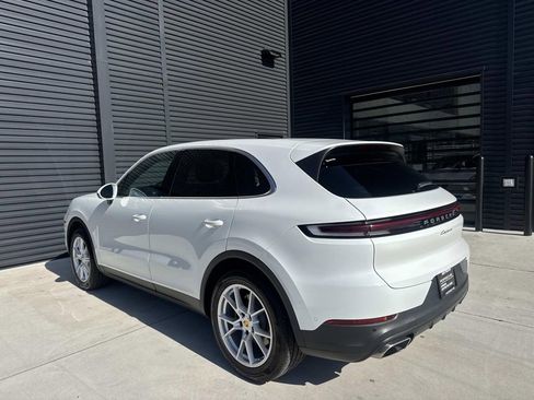 Used 2024 Porsche Cayenne image 3