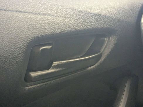 Used 2022 Toyota Corolla LE FWD image 14