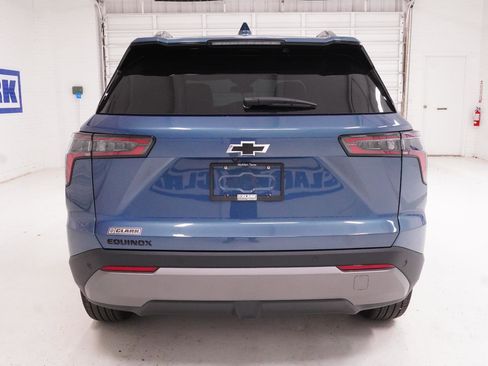 New 2026 Chevrolet Equinox LT FWD image 6