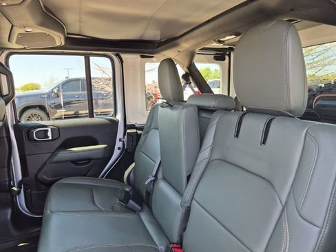 Used 2024 Jeep Wrangler High Altitude image 19