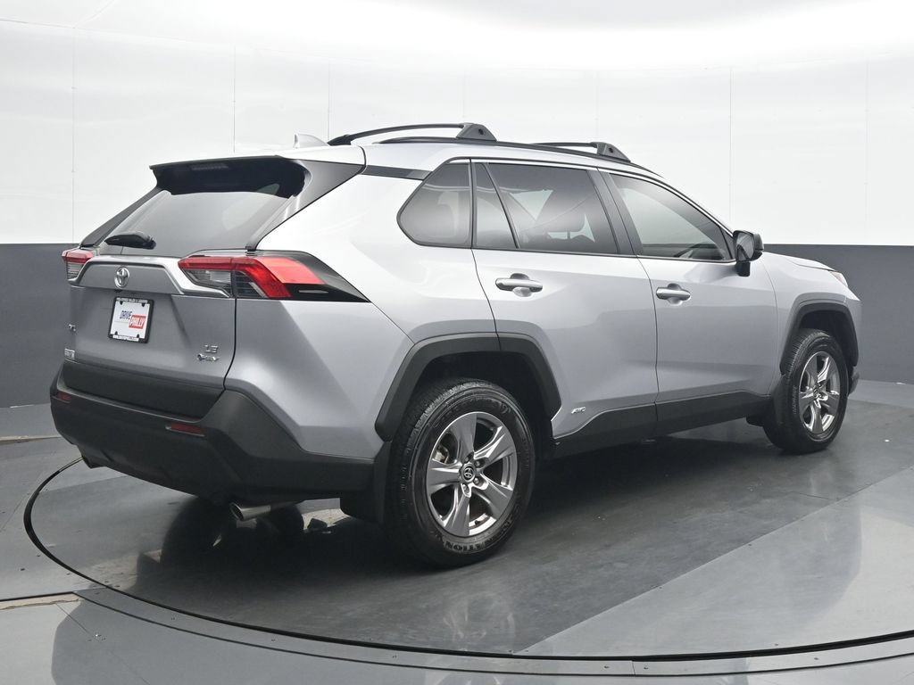 Used 2025 Toyota RAV4 LE AWD/4WD image 6
