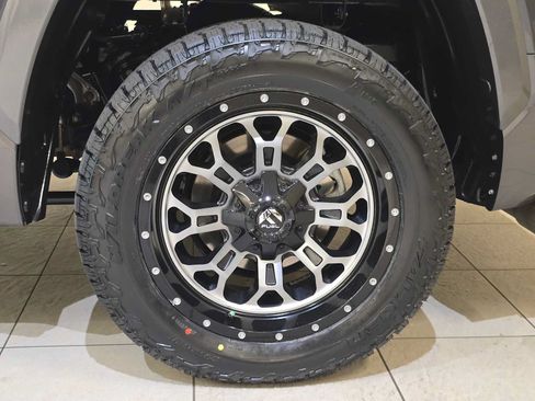 Used 2024 Toyota Tundra Limited AWD/4WD image 8