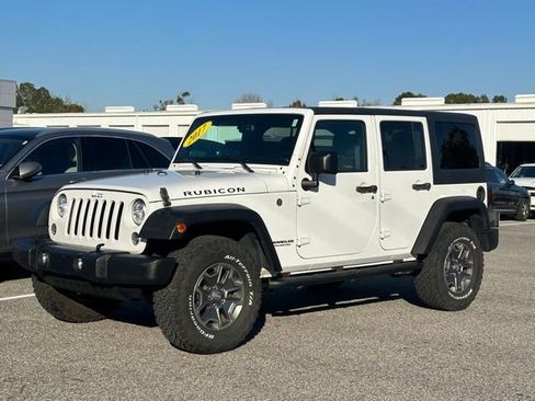 Used 2017 Jeep Wrangler Unlimited Rubicon w/ Connectivity Group image 5