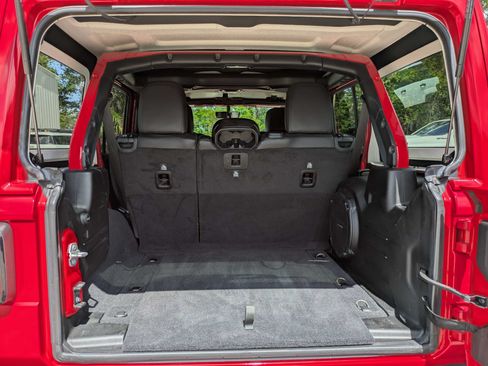 Used 2019 Jeep Wrangler Unlimited Sahara AWD/4WD image 7