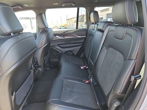 New 2026 Jeep Grand Cherokee Altitude AWD/4WD image 11