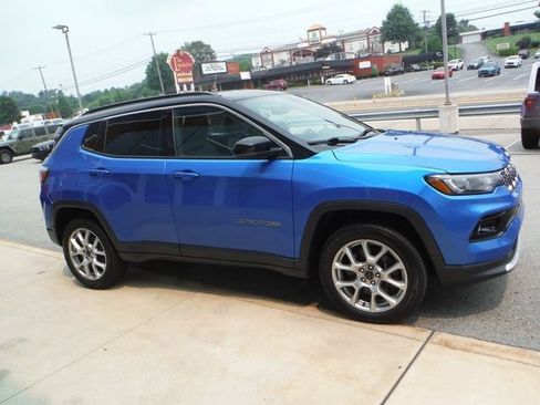 Used 2025 Jeep Compass Limited AWD/4WD image 7