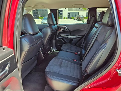 Used 2024 Mitsubishi Outlander SE image 21