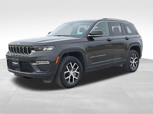 Used 2024 Jeep Grand Cherokee Limited AWD/4WD image 2