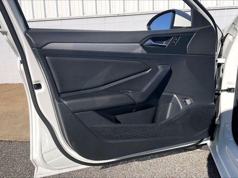 Used 2021 Volkswagen Jetta SE image 28