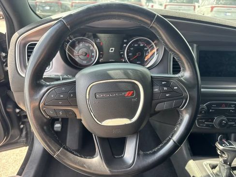 Used 2019 Dodge Charger SXT RWD image 17