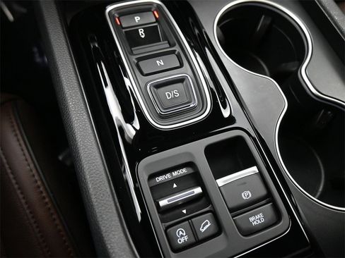 Used 2024 Honda Pilot Elite image 16