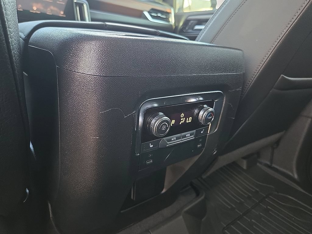 Used 2026 GMC Yukon Denali w/ Sun & Power Step Package AWD/4WD image 11