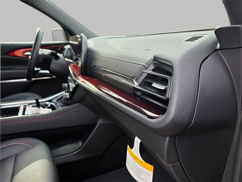 New 2026 Chevrolet Traverse Z71 w/ Driver Confidence Package image 16