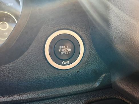 Used 2025 RAM 1500 Laramie image 18