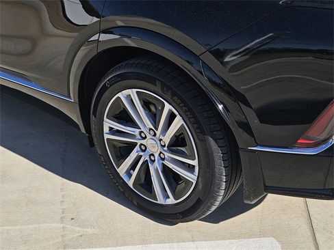 Used 2024 Cadillac Lyriq Tech image 8