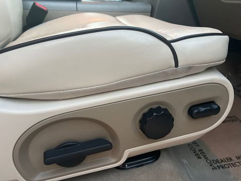 Used 2008 Lincoln Mark LT image 20