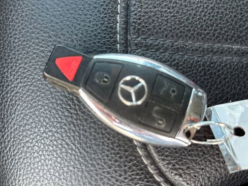 Used 2016 Mercedes-Benz GL 320 BlueTEC 4MATIC image 32