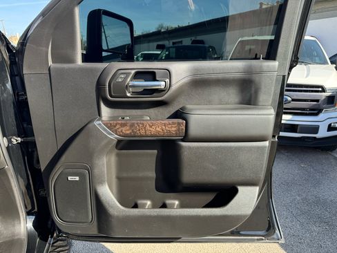 Used 2020 GMC Sierra 3500 Denali w/ Denali Ultimate Package image 18