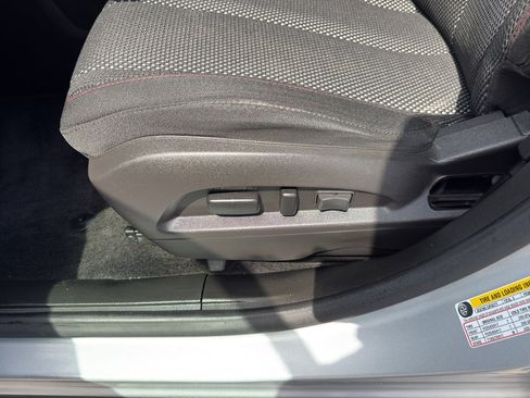 Used 2016 Chevrolet Equinox LT w/ Convenience Package AWD/4WD image 16