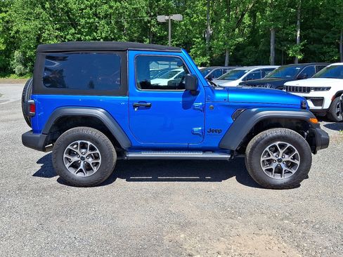 Used 2024 Jeep Wrangler Sport AWD/4WD image 7